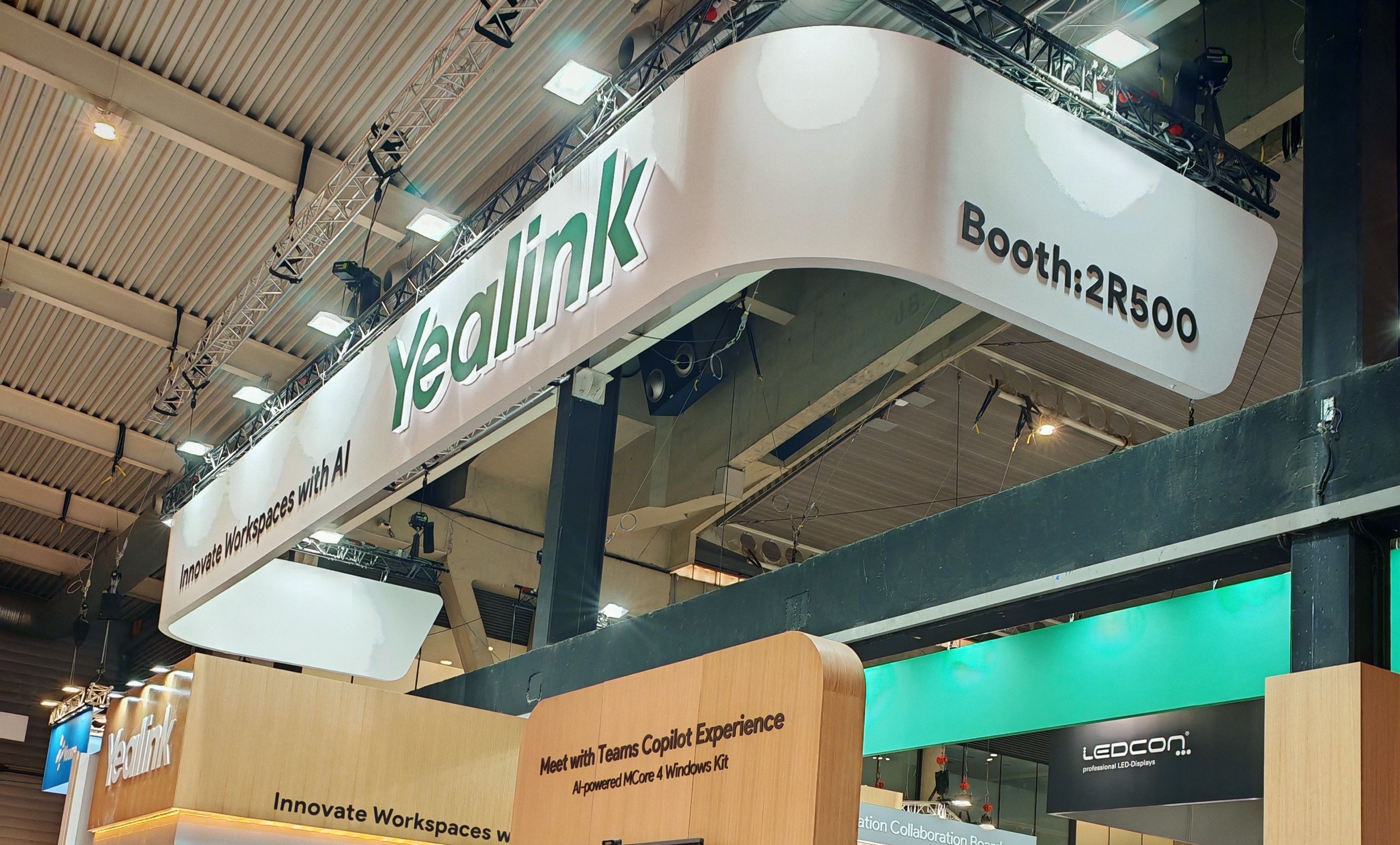 ProAV-решение : линейка профессиональной аппаратуры Yealink 