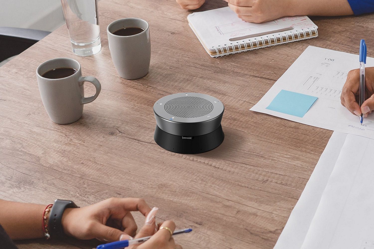 Conference SpeakerMic A11 Conference SpeakerMic A11 — беспроводной спикерфон для видеоконференций