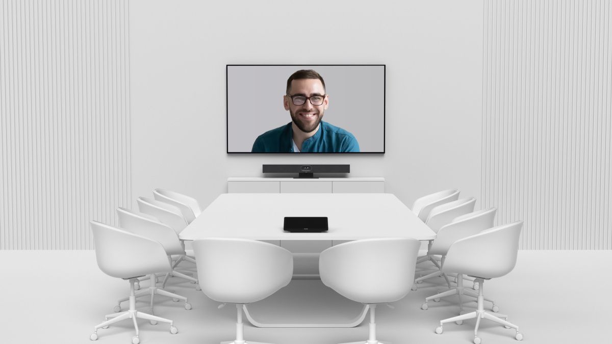 PVT140-AVI-RU Видео-бар Yealink (MeetingBar PVT140 (A40), VCH51 Pro, блок питания, крепления, кабели, VCR11)