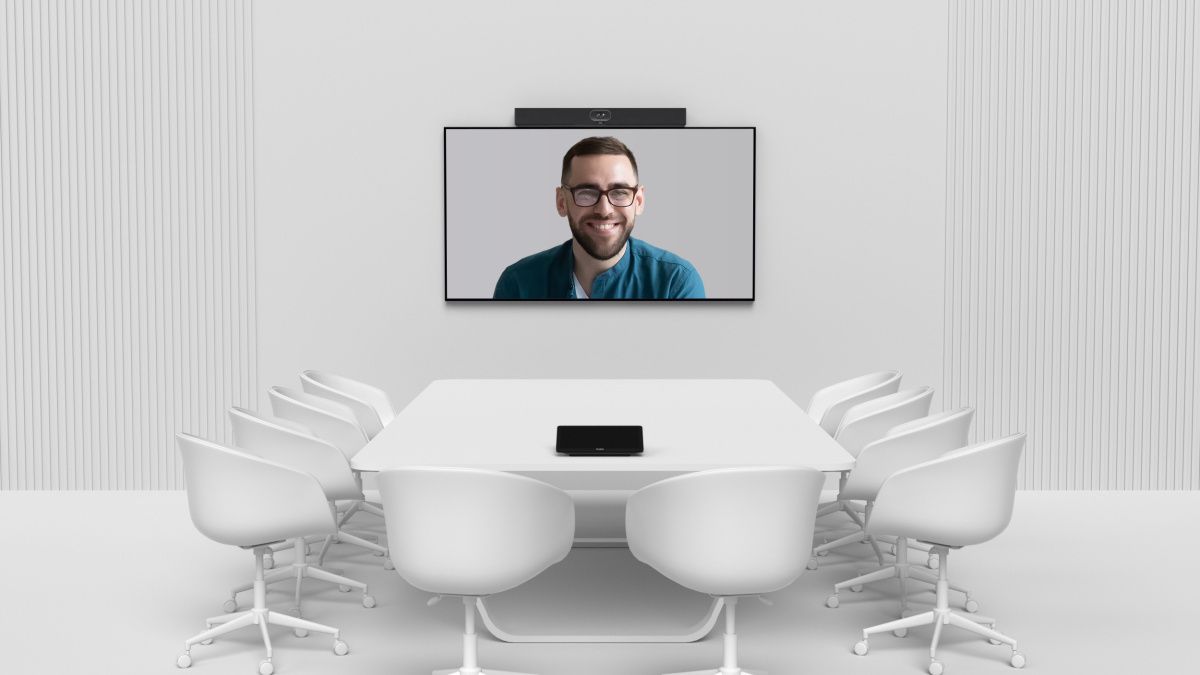 PVT140-AVI-RU Видео-бар Yealink (MeetingBar PVT140 (A40), VCH51 Pro, блок питания, крепления, кабели, VCR11)